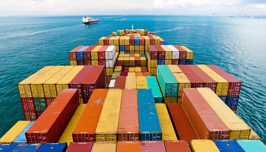 Ocean carriers massively throwing their chassis overboard